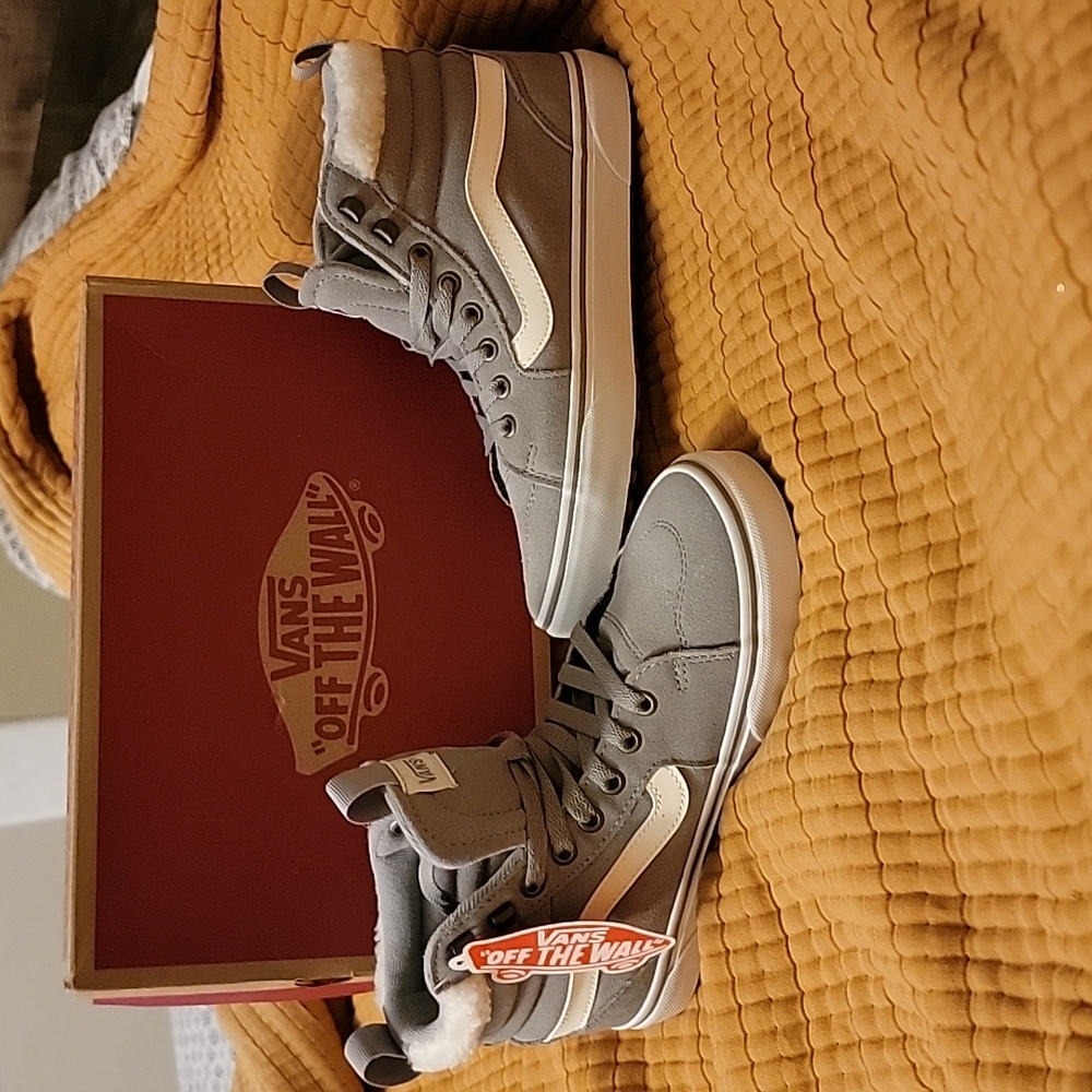 NWT Vans Filmore HI Van